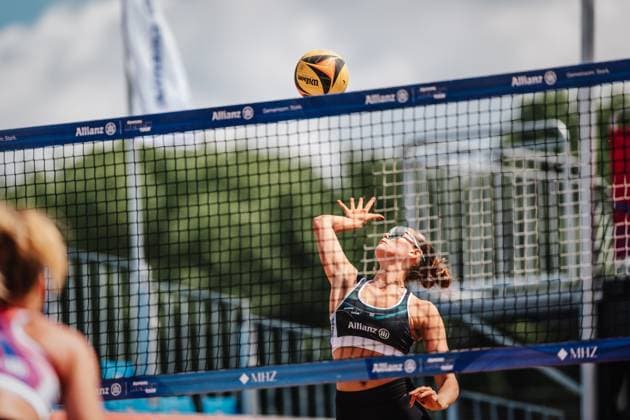 Beachvolleyball Frauen Allianz German Beach Tour 2025 Tourstop Hamburg 29.05.2025 Rika Dieckmann beim Angriff Hamburg Active City Arena Heiligengeistf Hamburg Deutschland