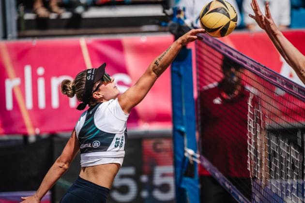 Beachvolleyball Frauen Allianz German Beach Tour 2025 Tourstop Hamburg 29.05.2025 Louisa Marunde beim Angriff Hamburg Active City Arena Heiligengeistf Hamburg Deutschland