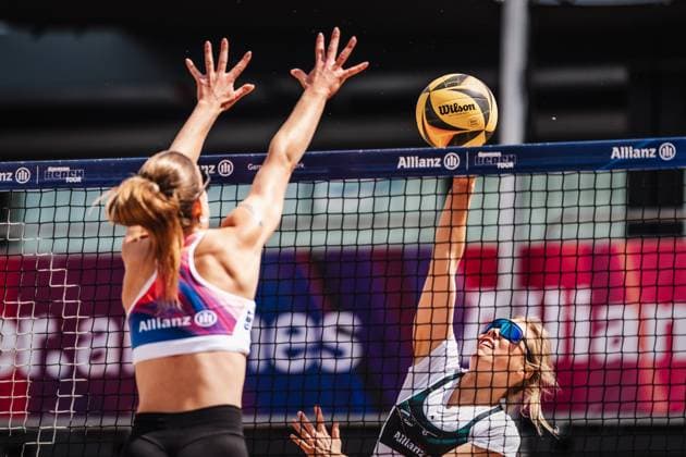Sport Bilder des Tages Beachvolleyball Frauen Allianz German Beach Tour 2025 Tourstop Hamburg 29.05.2025 v.l. Mila Jancar und Nina Interwies Hamburg Active City Arena Heiligengeistf Hamburg Deutschland