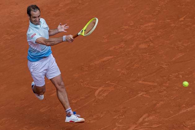 2025 French Open - Day Five Richard Gasquet returns the ball against Jannik Sinner at the Roland Garros Grand Slam Tournament in Paris, France, on May 29, 2025. Paris France  Copyright: xRobertxSzaniszlox originalFilename:szaniszlo-notitle250529_npNVA.jpg