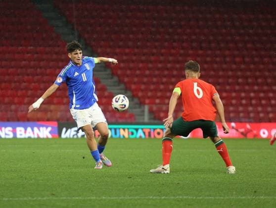 Italy vs Portugal during the UEFA European Under-17 Championship 2024 25 semi-final, in Tirane, Albania on May 29, 2025. Andrea Luongo of Italy and Rafael Quintas of Portugal fights for the ball during the UEFA European Under-17 Championship 2024 25 semifinal football match Italy vs Portugal at the Arena Kombetare stadium in Tirana, Albania, on May 26, 2025. TIRANE ALBANIA Copyright: xMALTONxDIBRAx