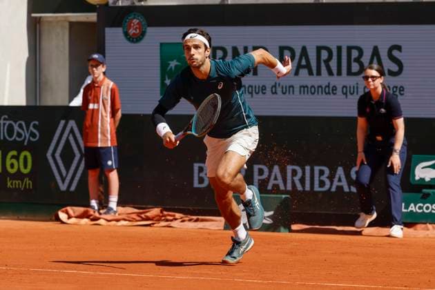 May 30, 2025, Paris, Paris, France: Lorenzo Musetti (ITA) in action during the tennis Grand Slam of Roland Garros 2025, match between Lorenzo Musetti (ITA) and Mariano Navone (ARG) at Roland Garros Stadium - on May 30 2025.Paris - France Paris France - ZUMAb253 20250530_zsp_b253_010 Copyright: xLoicxBaratouxx