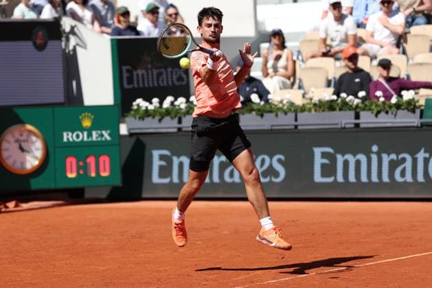 ROLAND GARROS 2025 Thierry Larret MAXPPP - PARIS (75) 30 05 2025 Thierry Larret Maxppp. Tennis. Roland Garros 2025. Internationaux de France de tennis. Stade Roland Garros, Paris (75). Le 30 mai 2025. Court Suzanne Lenglen : Lorenzo MUSETTI (ITA) vs Mariano NAVONE (ARG) - Tennis. Roland Garros 2025. French Open tennis tournament. Roland Garros Stadium, Paris (75) PARIS (75) STADE ROLAND GARROS PARIS ILE DE FRANCE FRANCE  Copyright: xMAXPPPxThierryxLarretx TLR202505305117 TLR202505305117