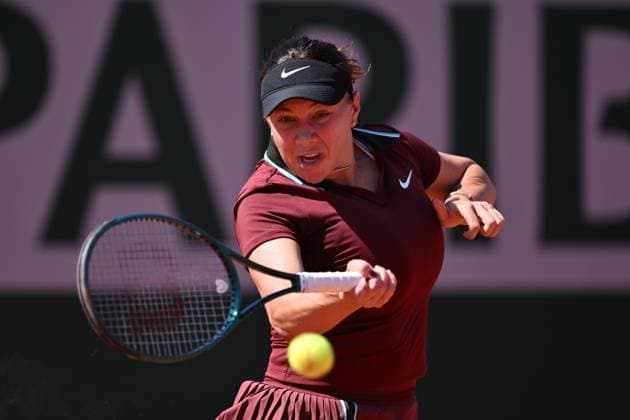 2025 Roland-Garros - Day 6 PARIS, FRANCE - MAY 30: US Amanda Anisimova in action against Denmark s Clara Tauson (not seen) during their women s singles match on day 6 of the French Open tennis tournament at the Roland-Garros Complex in Paris, France on May 30, 2025 Mustafa Yalcin Anadolu Paris France. Editorial use only. Please get in touch for any other usage.  Copyright: x2025xAnadoluxMustafaxYalcinx