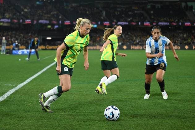 SOCCER AUSTRALIA ARGENTINA WOMEN, Charlotte Grant of Australia (left) in action during the Women s friendly international match, Länderspiel, Nationalmannschaft between Australia and Argentina at Marvel Stadium in Melbourne, Friday, May 30, 2025. ( NO ARCHIVING, EDITORIAL USE ONLY MELBOURNE VICTORIA AUSTRALIA  Copyright: xJAMESxROSSx 20250530125572691663