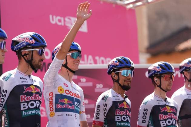 Pellizzari Giulio of Red Bull - Bora - Hansgrohe White jersey during the stage 19 of the Giro d™Italia from Biella to Champoluc, Italy - Friday, May 30, 2025. - cycling.  Copyright: xMassimoxPaolone LaPressex