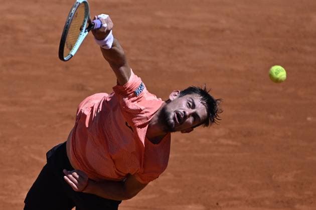 2025 Roland-Garros - Day 6 PARIS, FRANCE - MAY 30: Lorenzo Musetti (not seen) of Italy in action against Mariano Navone of Argentina during their men s singles match on day 6 of the French Open tennis tournament on Court Suzanne-Lenglen in Paris, France on May 30, 2025. Burak Akbulut Anadolu Paris France. Editorial use only. Please get in touch for any other usage.  Copyright: x2025xAnadoluxBurakxAkbulutx