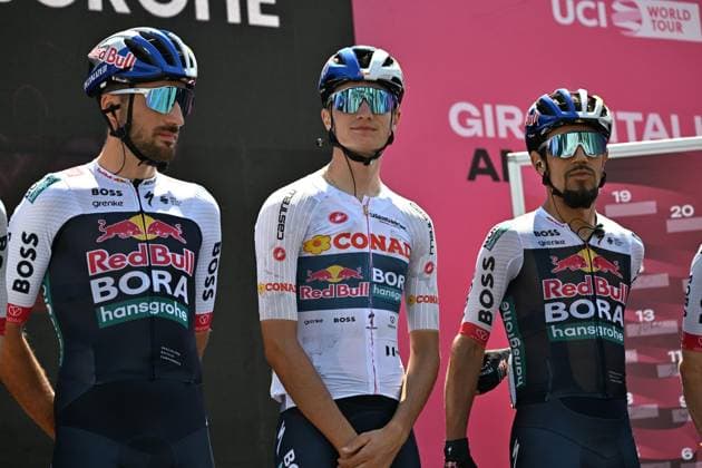 May 30, 2025, Biella, ITALY: Italian rider Giulio Pellizzari of Red Bull - Bora - Hansgrohe wearing the best young rider s white jersey, arrive at the start of 19th stage of the 108 Giro d Italia 2025, cycling race over 166 km from Biella to Champoluc, 30 May 2025. ANSA LUCA ZENNARO. Giro D Italia Cycling Tour - Stage 19  - ZUMAa110 20250530_zaf_a110_017 Copyright: xLucaxZennarox
