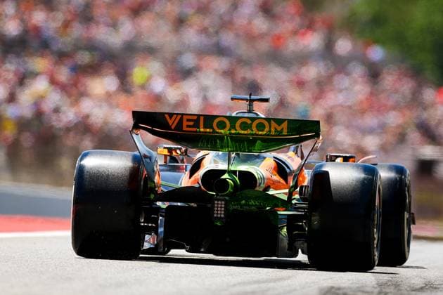 Oscar Piastri of Australia and McLaren , Practice, F1 Grand Prix of Spain, am 30. May 2025 in Barcelona, Spain. (Foto von Diogo Cardoso DeFodi Images) Oscar Piastri of Australia and McLaren , Practice, F1 Grand Prix of Spain, Circuit de Barcelona-Catalunya on May 30, 2025 in Barcelona, Spain. (Photo by Diogo Cardoso DeFodi Images)