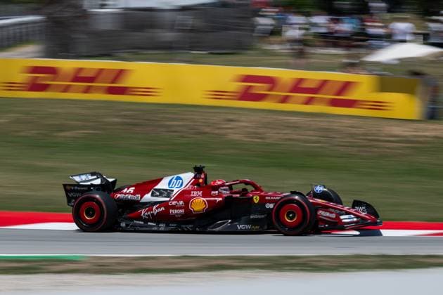 Charles Leclerc (Scuderia Ferrari HP, Monaco, 16) im SF-25, ESP, Formel 1 Weltmeisterschaft, Aramco Grand Prix von Spanien, Circuit de Barcelona Catalunya, Freies Training, Saison 2025, 30.05.2025 ESP, Formel 1 Weltmeisterschaft, Aramco Grand Prix von Spanien, Circuit de Barcelona Catalunya, Freies Training, Saison 2025, 30.05.2025 Barcelona Copyright: xEibner-Pressefoto Memmlerx EP_MMR