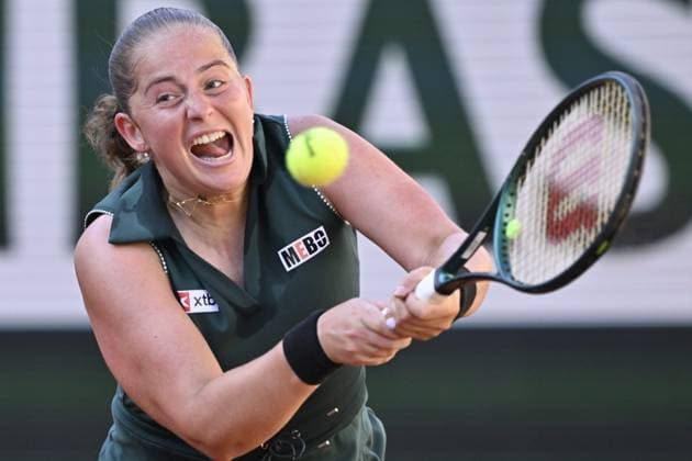 2025 Roland-Garros - Day 6 PARIS, FRANCE - MAY 30: Jelena Ostapenko of Latvia in action against Kazakhstan s Elena Rybakina during women s singles match on Day 6 of the French Open tennis tournament on Court Suzanne-Lenglen at the Roland-Garros Complex in Paris on May 30, 2025. Burak Akbulut Anadolu Paris France. Editorial use only. Please get in touch for any other usage.  Copyright: x2025xAnadoluxBurakxAkbulutx