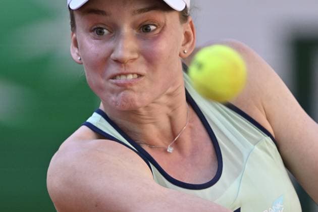 2025 Roland-Garros - Day 6 PARIS, FRANCE - MAY 30: Elena Rybakina of Kazakhstan in action against Latvia s Jelena Ostapenko during the Women s Singles Third Round match on Day Six of the 2025 French Open at Roland Garros on May 30, 2025 in Paris, France. Burak Akbulut Anadolu Paris France. Editorial use only. Please get in touch for any other usage.  Copyright: x2025xAnadoluxBurakxAkbulutx