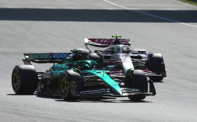 30.05.2025, Circuit de Catalunya, Barcelona, Formel 1 Aramco Grand Prix von Spanien 2025 , im Bild Lance Stroll (CAN), Aston Martin Aramco Cognizant Formula One Team, Oliver Bearman (GBR), MoneyGram Haas F1 Team (Photo by Hasan Bratic DeFodi Images)