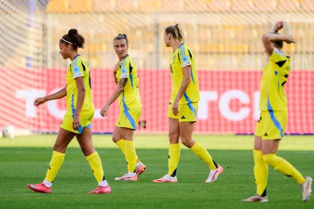 250530 Felicia Schröder , Julia Zigiotti Olme , Fridolina Rolfö and Rebecka Blomqvist of Sweden during the Women s Nations League football match between Italy and Sweden on May 30, 2025 in Parma. Photo: Ludvig Thunman BILDBYRAN kod LT LT0706 fotboll football soccer fotball nations league uefa womens nations league italien italy sverige sweden dam bbeng Copyright: LUDVIGxTHUNMAN BB250530LT048