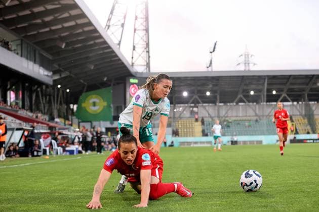 Republic of Ireland WNT Squad Training & press conference, PK, Pressekonferenz Esenler Erok Stadium, Istanbul, Turkey 29 5 2025 Ireland™s Abbie Larkin with Ä°layda Civelek of Turkey Abbie Larkin with Ä°layda Civelek 29 5 2025  Copyright: x INPHO RyanxByrnex RB2_2420