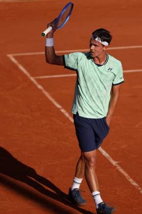 Daniel Altmaier of Germany celebrates French Open Tennis, Day Six, Tennis, Roland Garros, Paris, France - 30 May 2025 EDITORIAL USE ONLY No use with unauthorised audio, video, data, fixture lists, club league logos or live services. Online in-match use limited to 120 images, no video emulation. No use in betting, games or single club league player publications. Copyright: xEllaxLing Shutterstockx 15330909bm