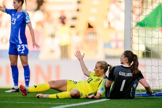 250530 Smilla Holmberg of Sweden reacts during the Women s Nations League football match between Italy and Sweden on May 30, 2025 in Parma. Photo: Ludvig Thunman BILDBYRAN kod LT LT0706 fotboll football soccer fotball nations league uefa womens nations league italien italy sverige sweden dam bbeng depp Copyright: LUDVIGxTHUNMAN BB250530LT101