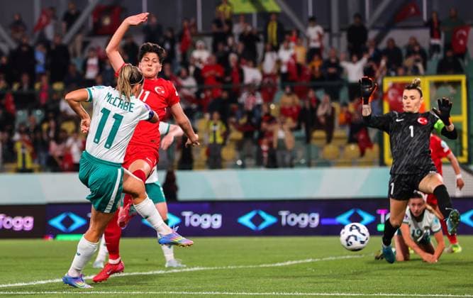 UEFA Women s Nations League 2025, Esenler Stadium, Istanbul, Turkey 30 5 2025 Turkey vs Republic of Ireland WNT Ireland™s Katie McCabe has a shot at goal Katie McCabe has a shot at goal 30 5 2025  Copyright: x INPHO RyanxByrnex RB2_2514