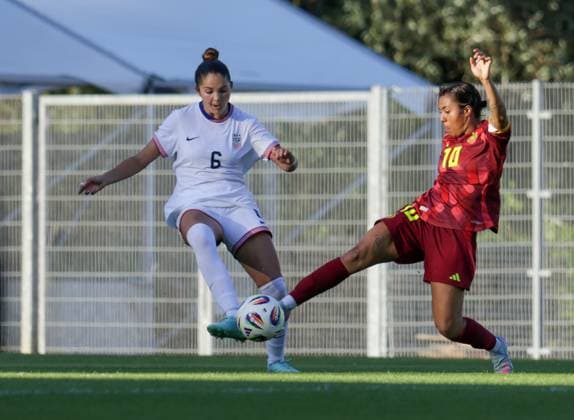 30.05.2025, xhettx, Fussball U 23-Frauen-Länderspiel, Deutschland - USA v.l. Riley Jackson (USA) gegen Gia Corley (DFB) mit dem langen Bein (DFL DFB REGULATIONS PROHIBIT ANY USE OF PHOTOGRAPHS as IMAGE SEQUENCES and or QUASI-VIDEO)
