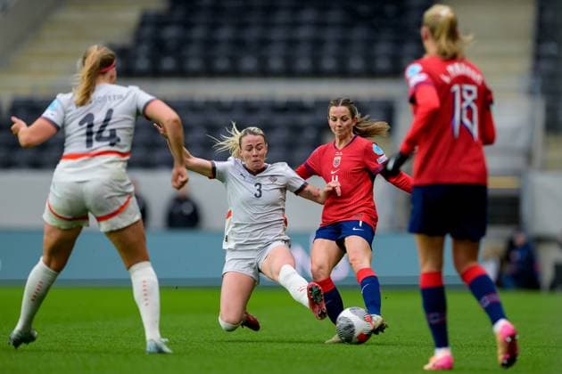 250530 Sandra Jessen of Iceland and Tuva Hansen of Norway during the UEFA Women™s Nations League football match between Norway and Iceland on May 30, 2025 in Trondheim. Photo: Vegard Grott BILDBYRAN kod VG VG0755 bbeng fotboll football soccer fotball nations league landskamp norge norway dam iceland island uefa womens nations league Copyright: VEGARDxGRoTT BB250530VG064