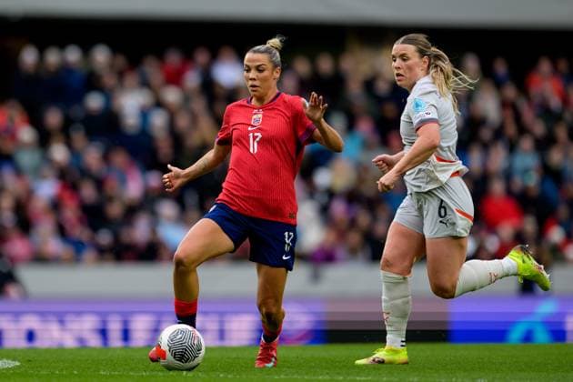 250530 Celin Bizet Ildhusoy of Norway and Ingibjörg Sigurdardottir of Iceland during the UEFA Women™s Nations League football match between Norway and Iceland on May 30, 2025 in Trondheim. Photo: Vegard Grott BILDBYRAN kod VG VG0755 bbeng fotboll football soccer fotball nations league landskamp norge norway dam iceland island uefa womens nations league Copyright: VEGARDxGRoTT BB250530VG070