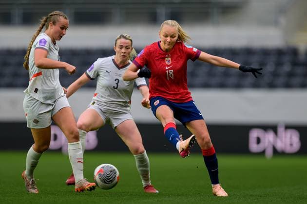 250530 Sandra Jessen of Iceland against Frida Maanum of Norway during the UEFA Women™s Nations League football match between Norway and Iceland on May 30, 2025 in Trondheim. Photo: Vegard Grott BILDBYRAN kod VG VG0755 bbeng fotboll football soccer fotball nations league landskamp norge norway dam iceland island uefa womens nations league Copyright: VEGARDxGRoTT BB250530VG081