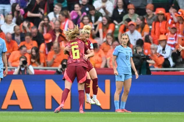 Linda Dallmann (DFB-Frauen, Deutschland, 16) und Janina Menge (DFB-Frauen, Deutschland, 6) bejubeln das 1:0, 30.05.2025, Bremen (Deutschland), Fussball, UEFA Womens Nation League - Deutschland - Niederlande
