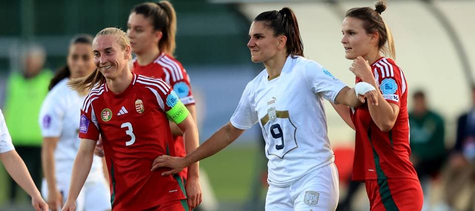 30.05.2025 Stara Pazova Serbia-Hungary Nations League women s football Jovana Damnjanovic(C) Serbia between Henietta Csiszar(L), Venessza Nagy (R) Hungary :