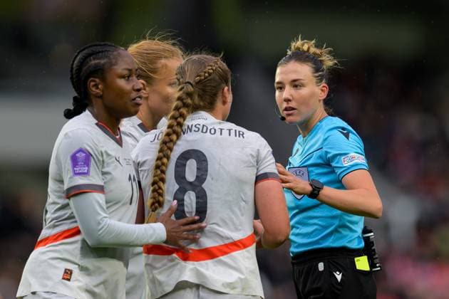 250530 Referee Olatz Rivera Olmedo during the UEFA Women™s Nations League football match between Norway and Iceland on May 30, 2025 in Trondheim. Photo: Vegard Grott BILDBYRAN kod VG VG0755 bbeng fotboll football soccer fotball nations league landskamp norge norway dam iceland island uefa womens nations league Copyright: VEGARDxGRoTT BB250530VG089