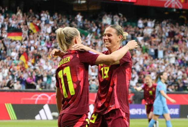 30.05.2025, xgrfx, Fussball UEFA Women s Nations League, Deutschland - Niederlande v.l. Tor, Lea Schüller (Deutsche Frauennationalmannschaft) (DFL DFB REGULATIONS PROHIBIT ANY USE OF PHOTOGRAPHS as IMAGE SEQUENCES and or QUASI-VIDEO) Bremen