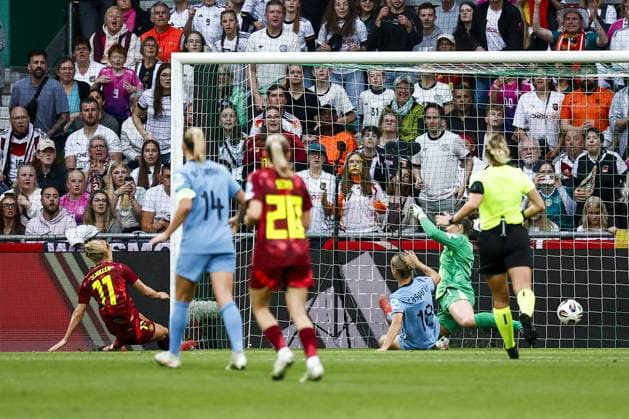 BREMEN - Lea SchoÂ¼ller of Germany scores the 2-0 during a Nations League match between Germany and the Netherlands on May 30, 2025 in Bremen, Germany. ANP VINCENT JANNINK xVIxANPxSportx xxANPxIVx 529021132 originalFilename: 529021132.jpg