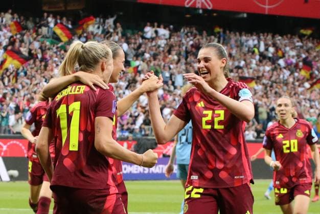 30.05.2025, xgrfx, Fussball UEFA Women s Nations League, Deutschland - Niederlande v.l. Tor, Lea Schüller (Deutsche Frauennationalmannschaft) (DFL DFB REGULATIONS PROHIBIT ANY USE OF PHOTOGRAPHS as IMAGE SEQUENCES and or QUASI-VIDEO) Bremen