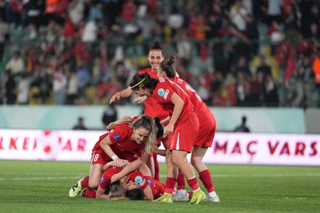 Turkiye v Republic of Ireland - UEFA Nations League B – Group 2 ISTANBUL, TURKIYE - MAY 30: Players of Turkiye s National Women s Football Team celebrate after scoring a goal during the fifth match of UEFA Nations League B - Group 2 at Esenler Erokspor Stadium in Istanbul, Turkiye on May 30, 2025. Beyza Comert Anadolu Istanbul Turkey. Editorial use only. Please get in touch for any other usage.  Copyright: x2025xAnadoluxBeyzaxComertx