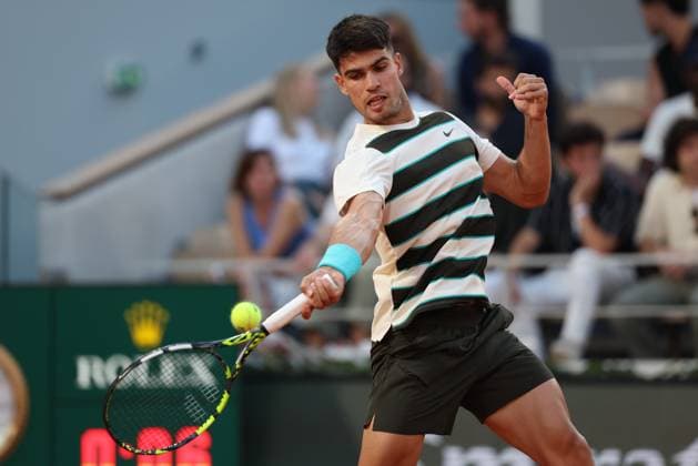 ROLAND GARROS 2025 Thierry Larret MAXPPP - PARIS (75) 30 05 2025 Thierry Larret Maxppp. Tennis. Roland Garros 2025. Internationaux de France de tennis. Stade Roland Garros, Paris (75). Le 30 mai 2025. Court Philippe Chatrier : Damir DZUMHUR (BIH) vs Carlos ALCARAZ (ESP) PARIS (75) STADE ROLAND GARROS PARIS ILE DE FRANCE FRANCE  Copyright: xMAXPPPxThierryxLarretx TLR202505306499 TLR202505306499