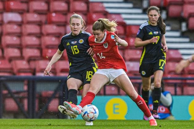 Scotland Women v Austria Women UEFA Womens Nations League Amy Rodgers of Scotland Women and Marie Hobinger of Austria Women during the UEFA Womens Nations League Group A match at Hampden Park, Glasgow UK Newspapers OUT Copyright: xJamiexJohnstonx FIL-21859-0059