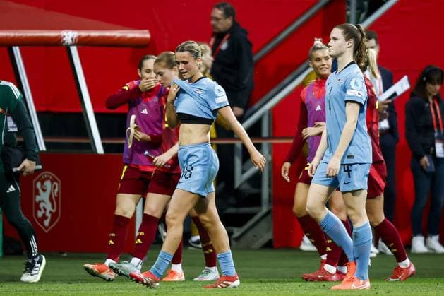 BREMEN - (l-r) Kerstin Casparij of Holland, Veerle Buurman of Holland during a Nations League match between Germany and the Netherlands on May 30, 2025 in Bremen, Germany. ANP VINCENT JANNINK xVIxANPxSportx xxANPxIVx 529022418 originalFilename: 529022418.jpg