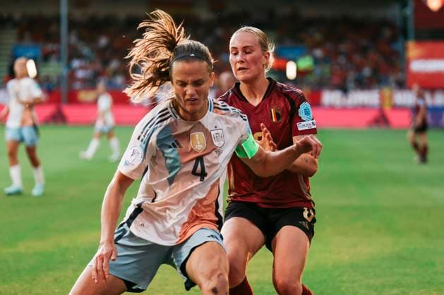 Women’s Nations League: Belgien - Spanien; Löwen, The King Power At Den Dreef Stadium am 30.05.2025 Irene Paredes (Spanien, 4) im Zweikampf mit Feli Delacauw (Belgien, 8) Women’s Nations League: Belgien - Spanien; Löwen, The King Power At Den Dreef Stadium am 30.05.2025 Copyright: xBEAUTIFULxSPORTS Freisenx