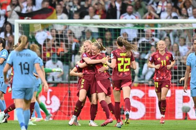 Jubel, Freuen, celebrate, happy, cheer , Goal Celebration Sarai Linder (DFB-Frauen , Deutschland,2 ) Janina Menge (DFB-Frauen, Deutschland, 6) nach dem 3:0, 30.05.2025, Bremen (Deutschland), Fussball, UEFA Womens Nation League - Deutschland - Niederlande
