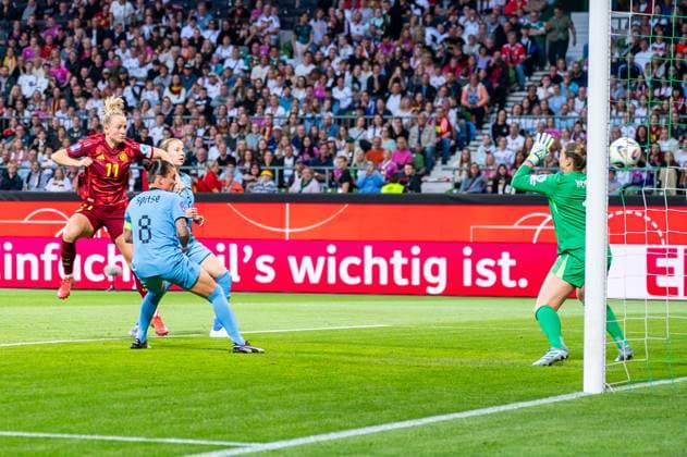 30.05.2025: Frauenfußball, UEFA Women s Nations League, Deutschland-Niederlande im Weserstadion in Bremen. Deutschlands Lea Schüller erzielt das Tor zum 4:0. Copyright: xThomasxHaeslerx