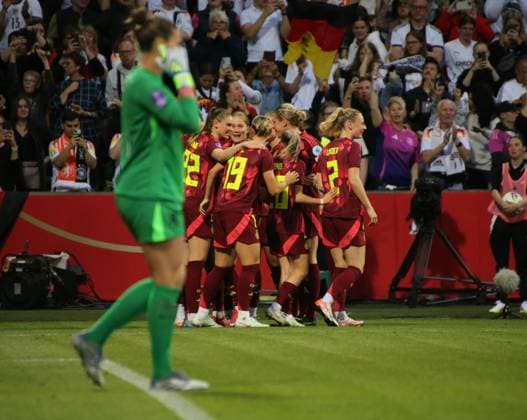 30.05.2025, xgrfx, Fussball UEFA Women s Nations League, Deutschland - Niederlande v.l. Tor, Lea Schüller (Deutsche Frauennationalmannschaft) (DFL DFB REGULATIONS PROHIBIT ANY USE OF PHOTOGRAPHS as IMAGE SEQUENCES and or QUASI-VIDEO) Bremen