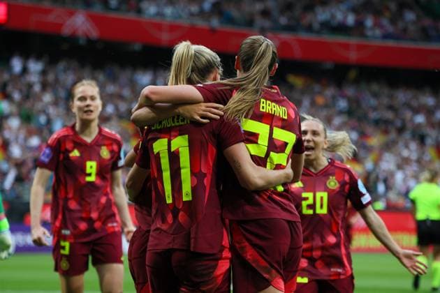 Bremen, Deutschland 30. Mai 2025: UEFA Nations League Women - 2025 - Deutschland vs. Niederlande Im Bild: v.li. Torschützin Lea Schüller Schueller (Deutschland) macht das Tor zum 2:0 für Deutschland und jubelt mit Jule Brand (Deutschland) Weser Stadion Niedersachen Copyright: xFotostandx xFantinix