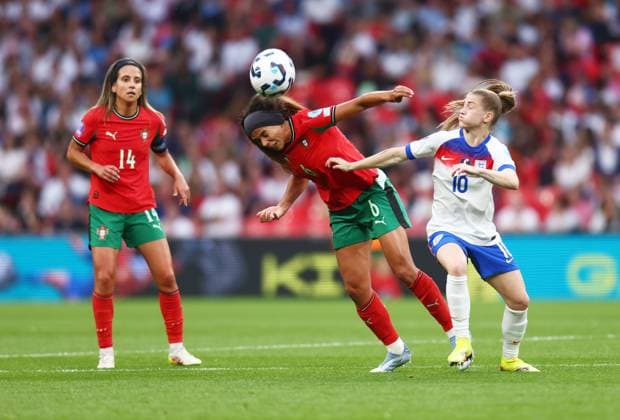 England Women v Portugal Women, UEFA Nations League, Football, London, UK - 30 May 2025 Andreia Jacinto of Portugal Women wins a header from Jessica Park of England Women at Wembley Stadium in the UEFA Nations League London Wembley Stadium London GBR, UK NEWSPAPERS OUT Copyright: xMarkxGreenwoodx
