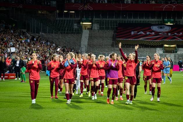 UWNL: Deutschland vs Niederlande; 30.05.25 Jubel nach Sieg Team Deutschland UWNL: Deutschland vs Niederlande, Weserstadion am 30.05.25 Copyright: xBEAUTIFULxSPORTS MarioxM.xKobergx