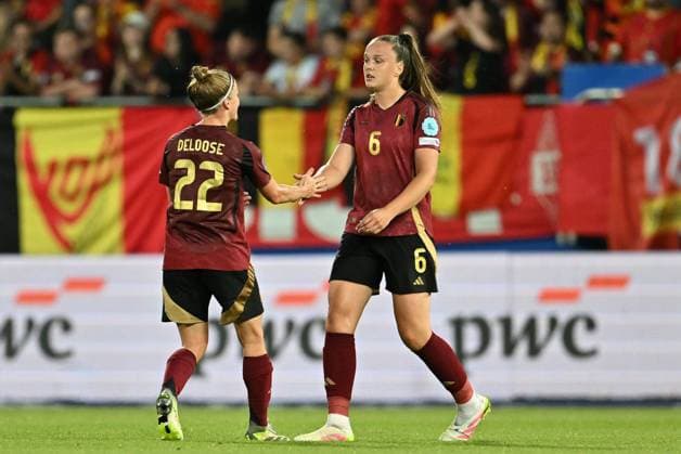 250530 BELGIUM VS SPAIN Tine De Caigny (6) of Belgium celebrates with Laura Deloose (22) of Belgium after scoring the 1-5 goal during a game between the national teams of Belgium, called the Red Flames and Spain on the 5th matchday in group A3 of the 2024-25 Women s Nations League competition, on Friday 30 May 2025 in Leuven , Belgium . PHOTO SPORTPIX David Catry Leuven Den Dreef Belgium  Copyright: xSportpix.bex xDavidxCatryxDavidxCatryx
