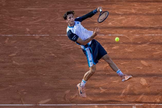 2025 French Open - Day Six Matteo Gigante returns the ball against Ben Shelton at the Roland Garros Grand Slam Tournament in Paris, France, on May 30, 2025. Paris France  Copyright: xRobertxSzaniszlox originalFilename:szaniszlo-notitle250530_np00x.jpg