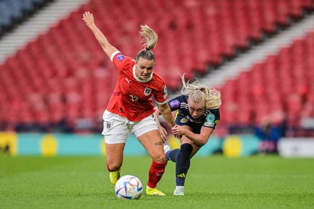 Scotland Women v Austria Women UEFA Womens Nations League Freya Gregory of Scotland Women and Laura Wienroither of Austria Women during the UEFA Womens Nations League Group A match at Hampden Park, Glasgow UK Newspapers OUT Copyright: xJamiexJohnstonx FIL-21859-0114