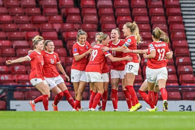Scotland Women v Austria Women UEFA Womens Nations League Julia Hickelsberger of Austria Women celebrates her goal with teammates during the UEFA Womens Nations League Group A match at Hampden Park, Glasgow UK Newspapers OUT Copyright: xJamiexJohnstonx FIL-21859-0119
