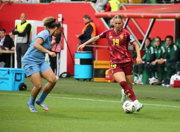 30.05.2025, xgrfx, Fussball UEFA Women s Nations League, Deutschland - Niederlande v.l. Chasity Grant (Niederlande), Klara Bühl (Deutsche Frauennationalmannschaft) (DFL DFB REGULATIONS PROHIBIT ANY USE OF PHOTOGRAPHS as IMAGE SEQUENCES and or QUASI-VIDEO) Bremen