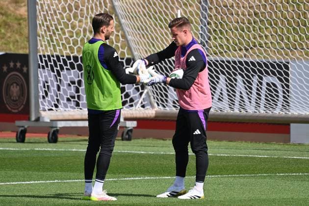 v.re:Torwart Marc-Andre ter Stegen , Torwart Oliver BAUMANN (GER). Oeffentliches Training Deutsche Fussball Nationalmannschaft, Trainingslager in Herzogenaurach am 30.05.2025