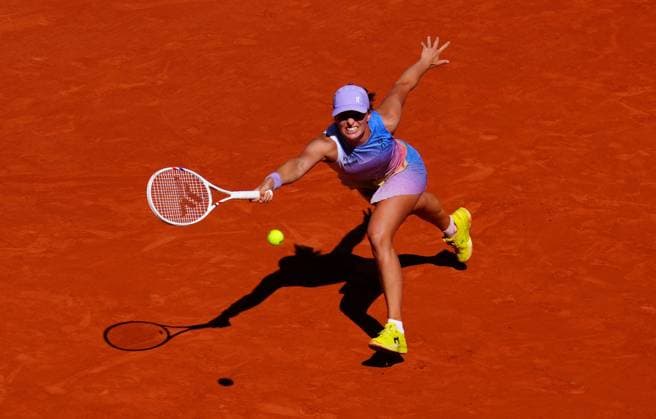 Iga Swiatek French Open Tennis, Day Six, Tennis, Roland Garros, Paris, France - 30 May 2025 EDITORIAL USE ONLY No use with unauthorised audio, video, data, fixture lists, club league logos or live services. Online in-match use limited to 120 images, no video emulation. No use in betting, games or single club league player publications. Copyright: xJavierxGarcia Shutterstockx 15330911ea